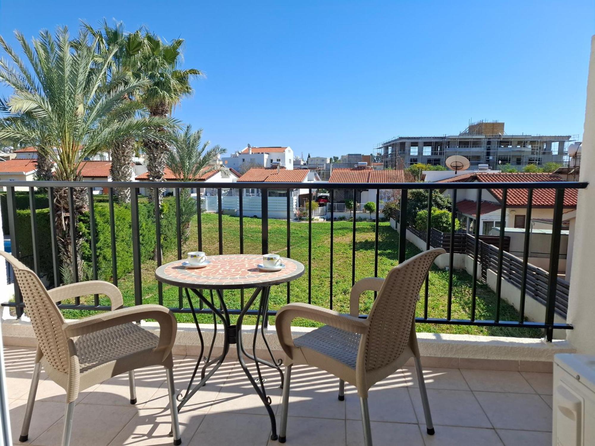Apartment In Kato Pafos & 10 Min To Venus Beach מראה חיצוני תמונה