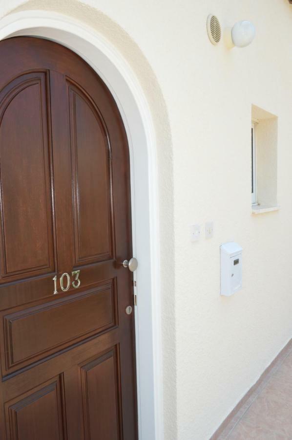 Apartment In Kato Pafos & 10 Min To Venus Beach מראה חיצוני תמונה
